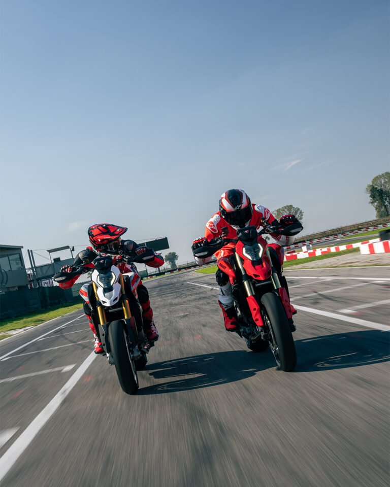 Ducati Hypermotard V2 SP: review, ficha técnica y opinión